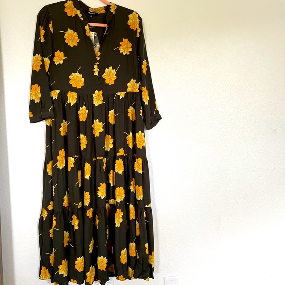 Madewell Button-Front Tier Dress in Fall Flowers - Picture 3 of 15